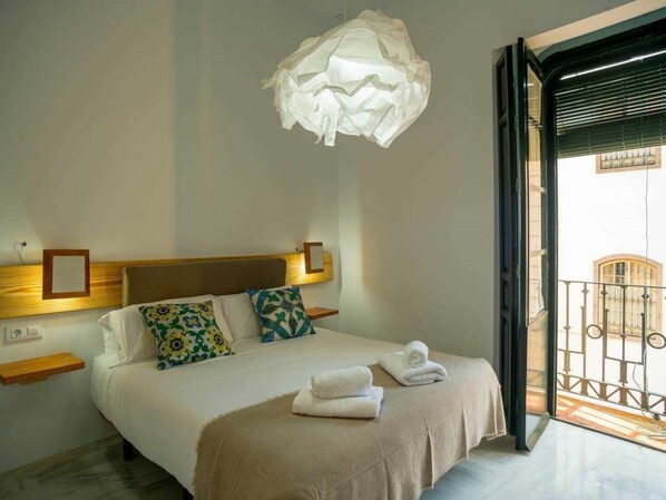 2 slaapkamers, een strijkplank/strijkijzer, gratis wifi, beddengoed