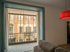 Interior - 19th-century house, central Seville, 2 bedrooms, balcony, equipped kitchen, air conditioning, WiFi (Sevilla)