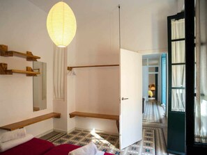 2 bedrooms, free WiFi, bed sheets - 19th-century house, central Seville, 2 bedrooms, balcony, equipped kitchen, air conditioning, WiFi (Sevilla)