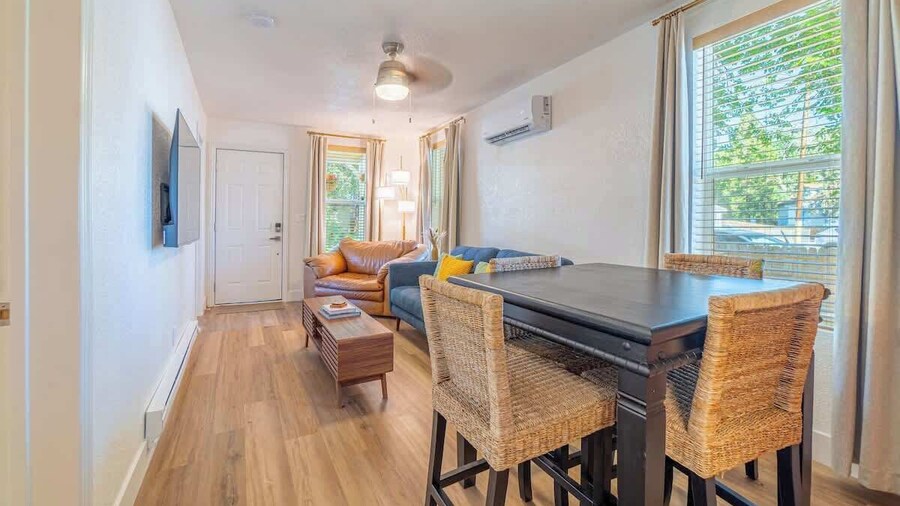 Charming Family 2BR Midtown Reno - Pets Welcome