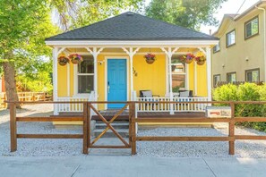 House | 2 bedrooms, Internet - Charming Family 2BR Midtown Reno - Pets Welcome (Reno)