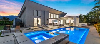 Model Perfect!  Rancho Mirage, Luxe Design, 3900sf!  Pool/Spa/Huge Yard