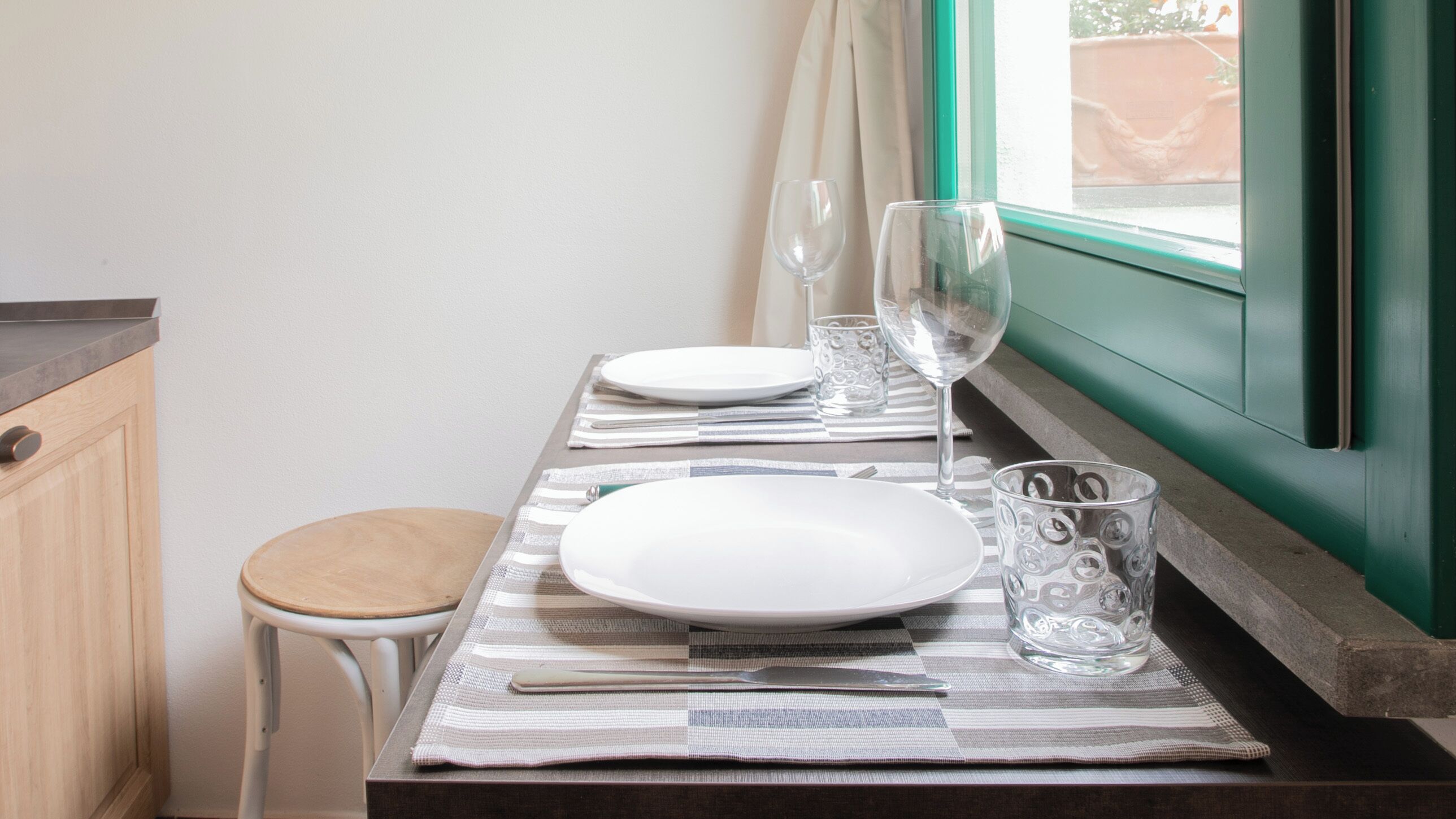 Departamento, vista a la ciudad | Cocina privada | Refrigerador con congelador y periquera 