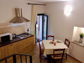 Διαμέρισμα, Θέα στην Πόλη | Ιδιωτική κουζίνα | Ψυγείο κανονικού μεγέθους, καρεκλάκι μωρού