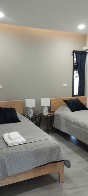 2 habitaciones, tabla de planchar con plancha, wifi y ropa de cama 
