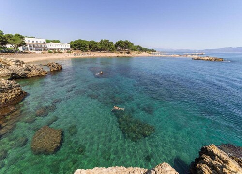 La Escala Apartment Near Beach for 3