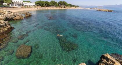 La Escala Apartment Near Beach for 3