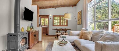 Téléviseur, foyer, bureau