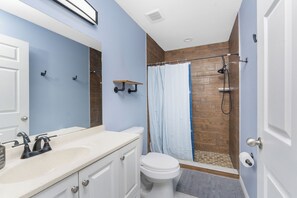 Dusche, Handtücher, Seife, Toilettenpapier
