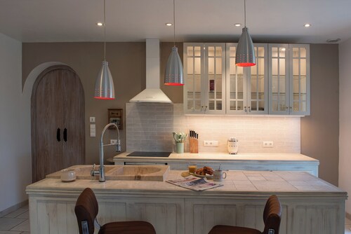 Ancienne Forge  avec jardin fermer.