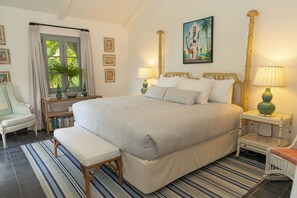 5 slaapkamers, een bureau, een strijkplank/strijkijzer, gratis wifi