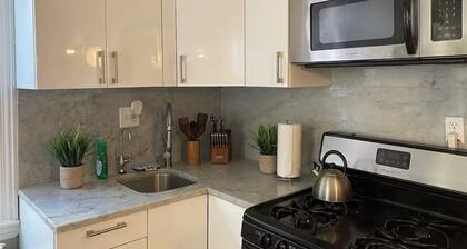 Charming 2BR house w AC, WiFi just 5 MIN from LGA and 17 MIN to JKF