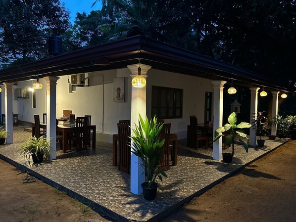 Exterior - Lucas Lake Hotel (Tissamaharama)