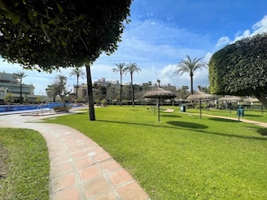 Garden - Apartment With Beach and Garden Views (Benalmádena)