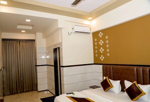 Iron/ironing board, free WiFi - MAJESTIC INN (Vasai)
