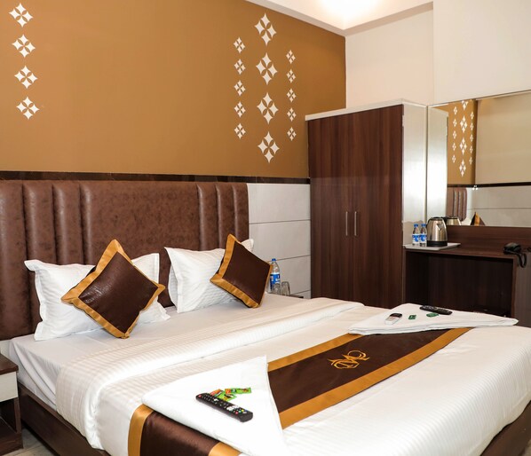 Iron/ironing board, free WiFi