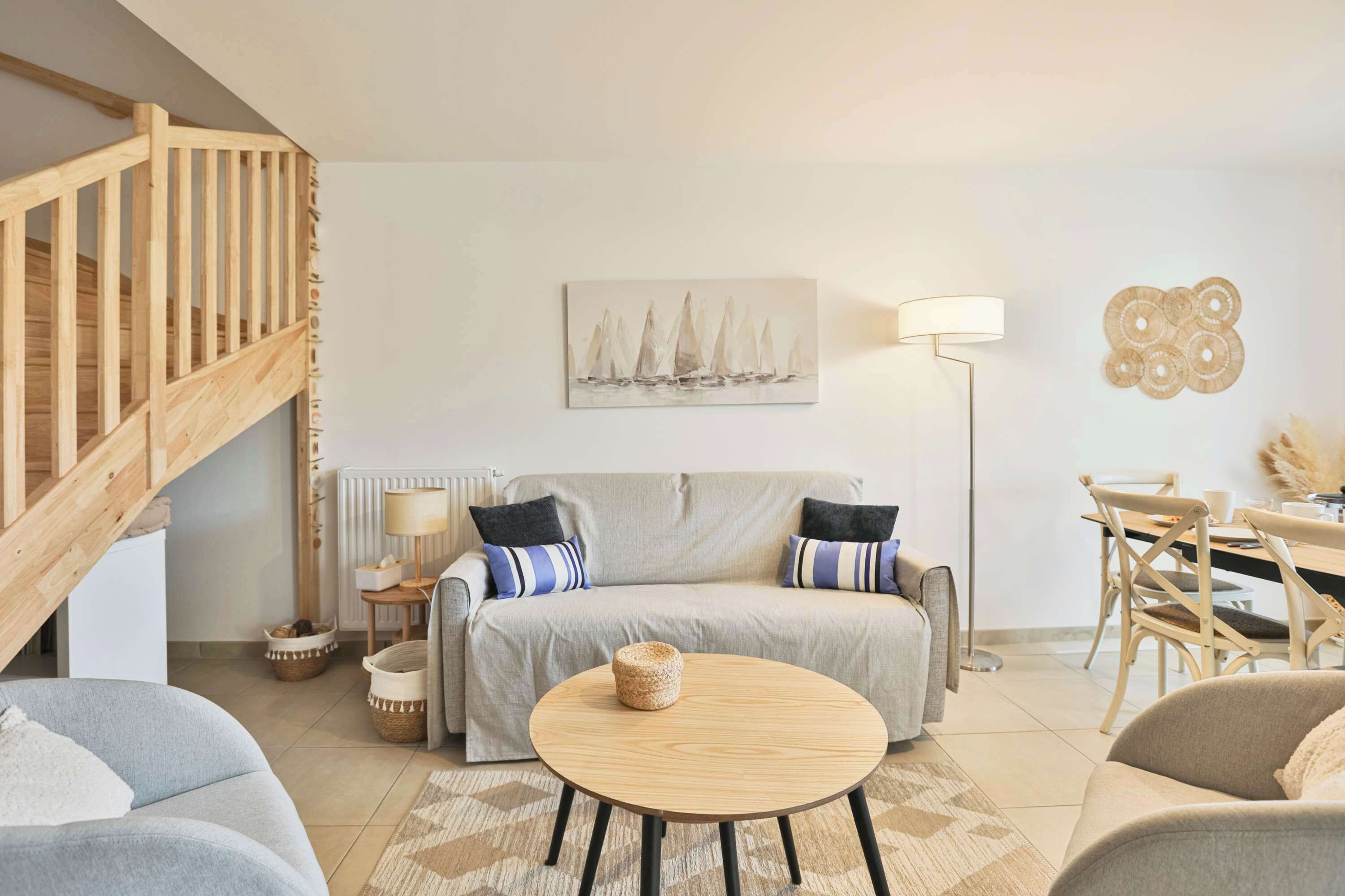 Televisión, libros, oficina