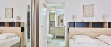 3 bedrooms, iron/ironing board, WiFi, bed sheets