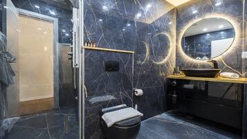 Presidential Suite | Bathroom | Shower, hydromassage showerhead, designer toiletries, hair dryer