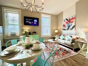 Dining - Midtown Whimsical Apartment 1 Block To River- Walk To Restaurants! (Harrisburg)