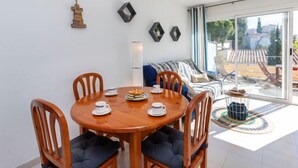 House, 3 Bedrooms, Terrace | Dining - Global Grifeu - By Global Rental Holidays 29711 (Llanca)