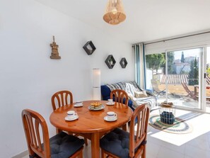 Maison, 3 chambres, terrasse | Restauration