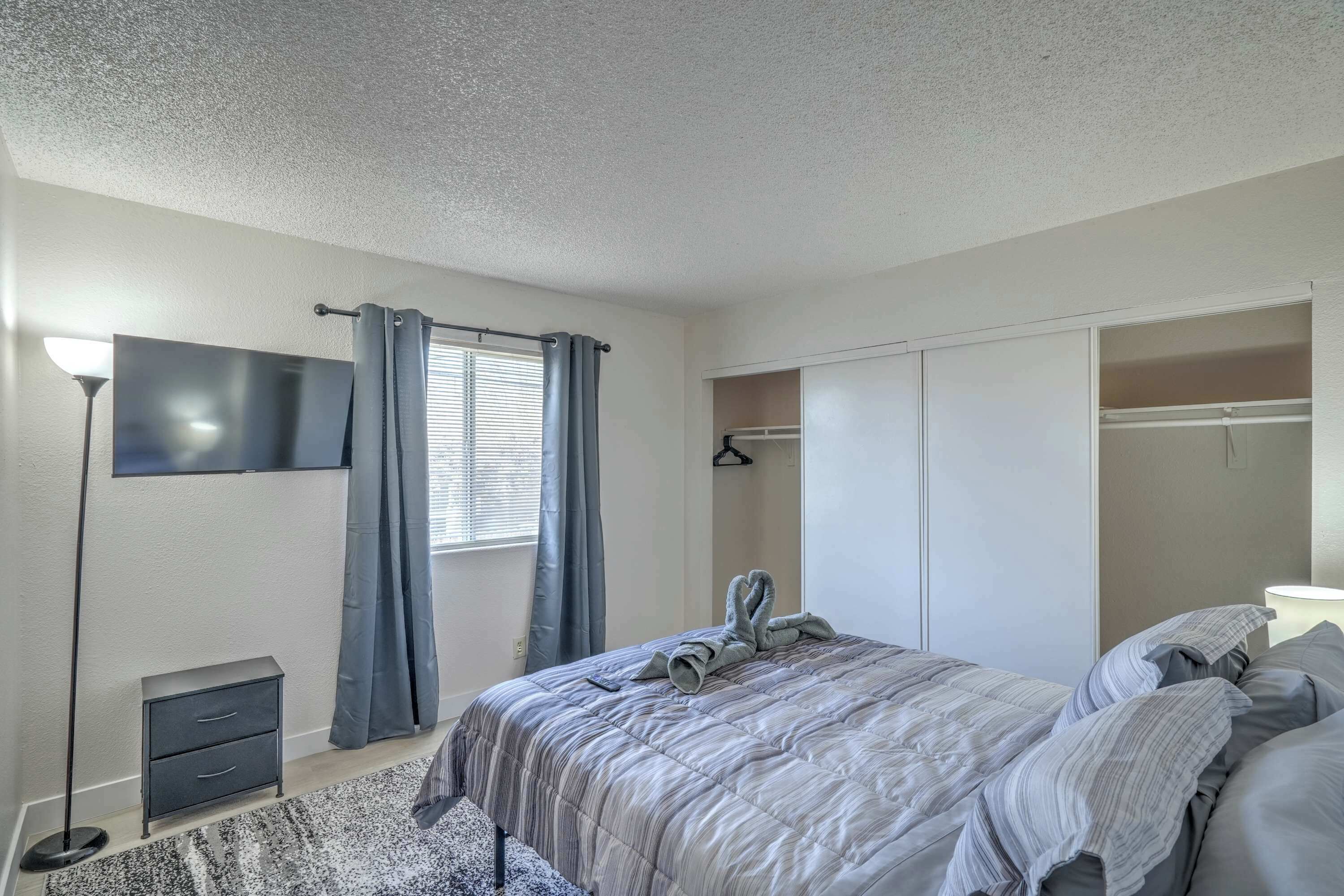 2 bedrooms, desk, iron/ironing board, free WiFi