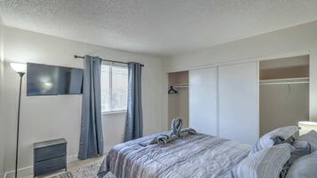 2 bedrooms, desk, iron/ironing board, free WiFi