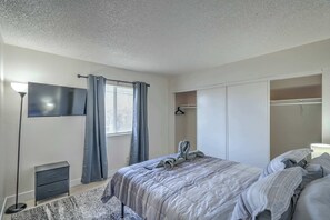 2 bedrooms, desk, iron/ironing board, free WiFi
