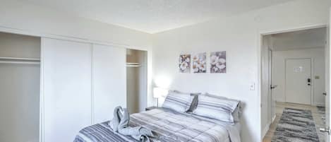 2 bedrooms, desk, iron/ironing board, free WiFi