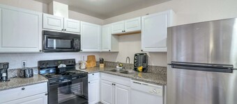 Your Vegas Home From Home! Sleeps 6!