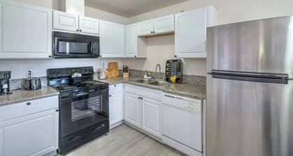 Your Vegas Home From Home! Sleeps 6!