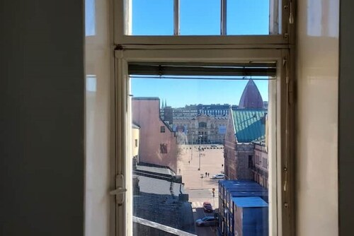 Apartment with a beautiful rooftop view of Rautatientori