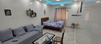 OUAKAM self-contained studio 10m from the monument