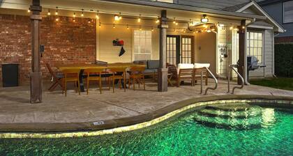 4-BD/2.5-BA Tropical Pool Oasis with a Game Room