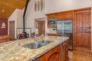 Interior - Wilson's Roost- Snowshoe Springs Lake (Arnold)