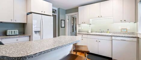House, Multiple Beds, Balcony, Garden View (Sandpiper by the Sea) | Private kitchen | Fridge, microwave, oven, stovetop