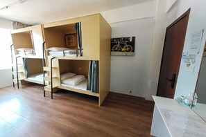 Room - Oriental Erlihai Youth Hostel (Dongfang)