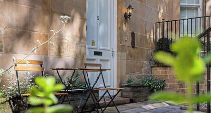 Elegant West End Flat in Glasgow