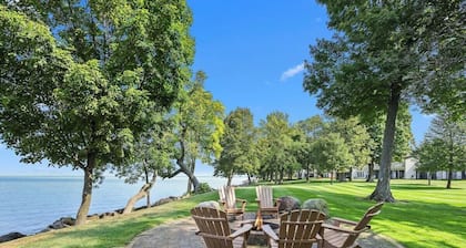 Relax and Recharge: Mille Lacs Lake Beach Villa - Completely Remodeled