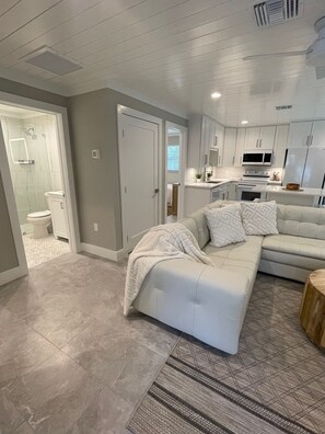 Interior - 2 Bedroom Duplex - Close to Causeway / Walk to Nerita Beach! (Sanibel)