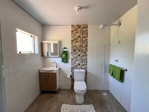 Bidet, towels, toilet paper - PATUZZI INN (Muçum)