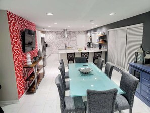 Dining - Spacious Retreat w Heated Pool & Spa Near Downtown (Savannah)