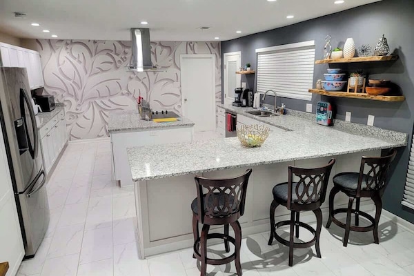 Open kitchen perfect for cooking and entertaining.