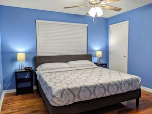 4 bedrooms, desk, iron/ironing board, WiFi