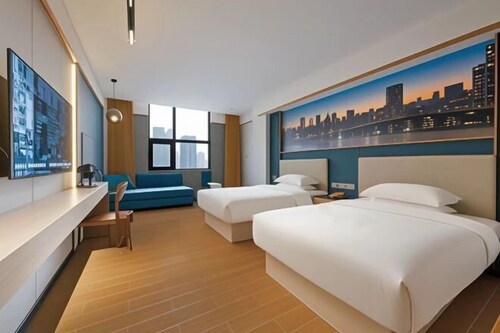 Xindi Hotel (Guangzhou Cultural Tourism City Huaguoshan Subway Station)