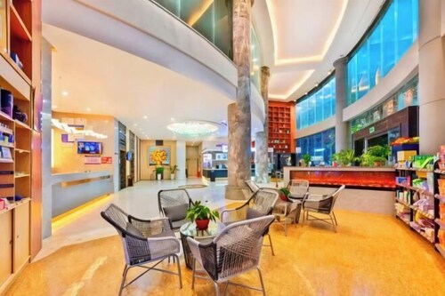 Xindi Hotel (Guangzhou Cultural Tourism City Huaguoshan Subway Station)