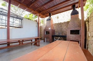 Apartment | Outdoor dining