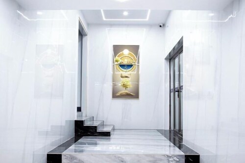 Borui Shangpin Hotel (Baiyin Bus Station)