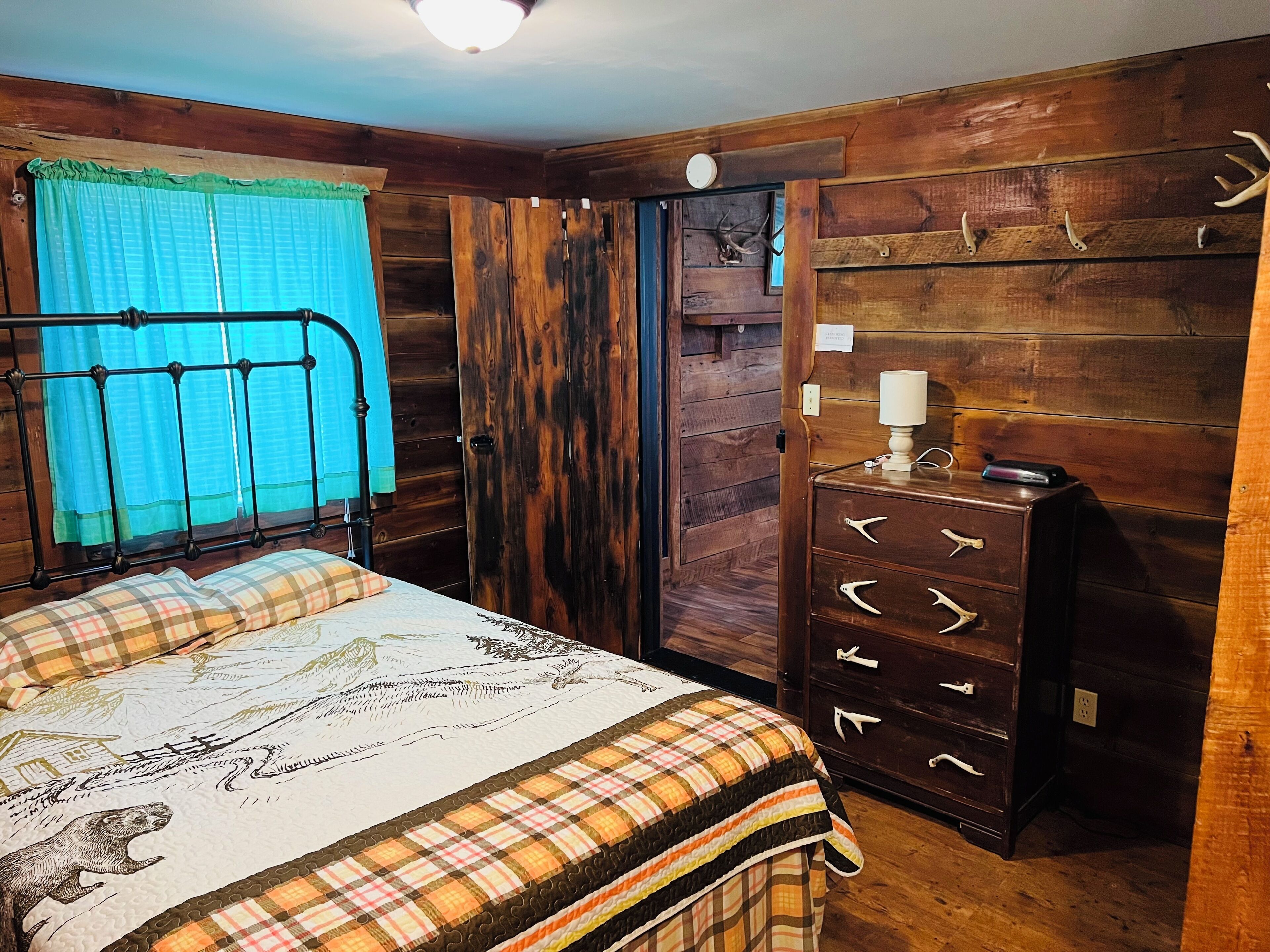 2 bedrooms, WiFi, bed sheets, wheelchair access